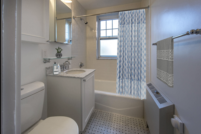 - - NO BROKER FEE – 2 Bed few minutes from Harvard Law School Apartments