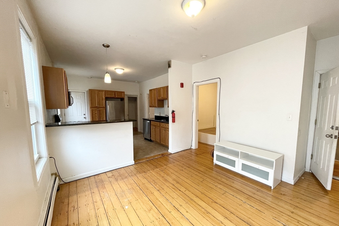 LIVING - 4 BED WITH IN UNIT LAUNDRY AVAIL. 9/1/26! Apartments