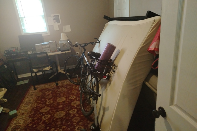 Back storage room - Furnished house for rent, East End Lexington