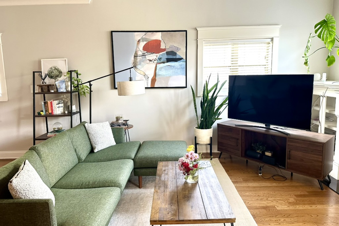 Living room - Bright and Quiet Grant Park Townhome on Beltline