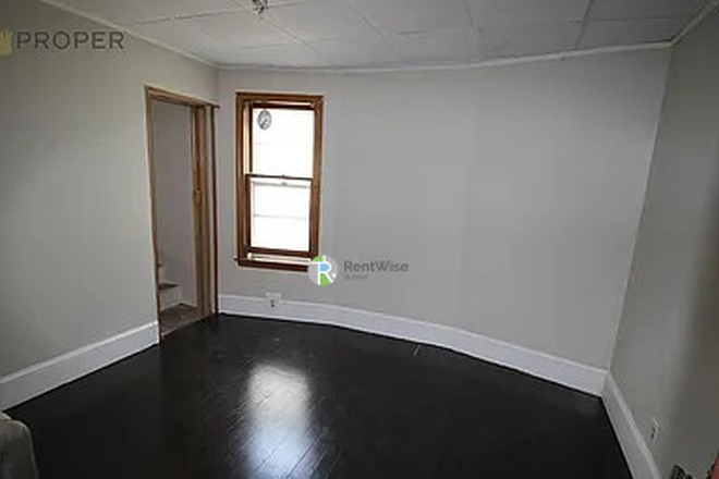 1 - Fabulous 3 Bed/1 bath in Davis Square! NO BROKER FEE!