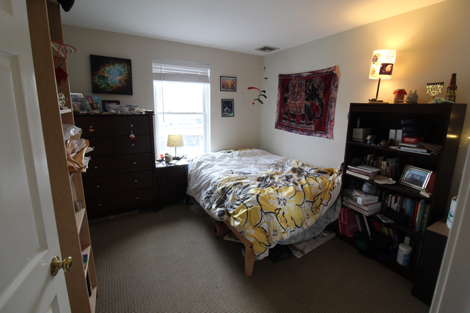 3 - Condo with 2 BEDS PLUS STUDY, 2 FULL BATHS, GARAGE PARKING, ELEVATOR next to Harvard campus