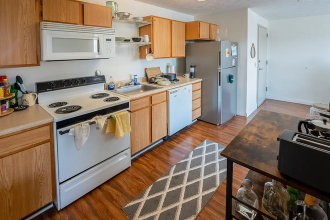 Kitchen - Yugo West Lafayette River Market Apartments