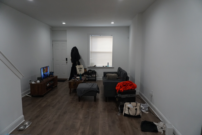 Living room - "Entire House for Rent – Walk to Temple University, Student-Friendly!"