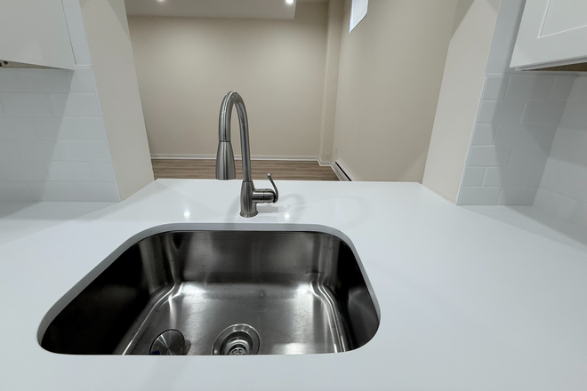 1 - SEPT 2026-Amazing Park Dr 3 bed, Heat inc. NO BROKER FEE! Apartments