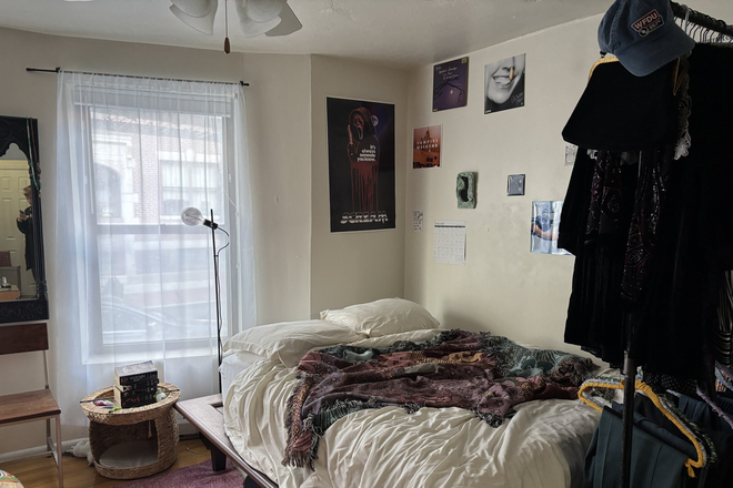 Studio - Large Studio Available 9/1/26! *CONTACT NOAH 603-470-8181 Apartments