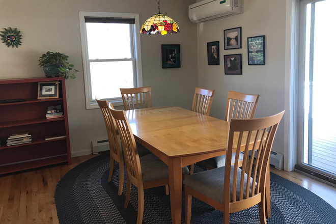 dining room - 2 bedroom 2 bathroom single family home less than 2 miles from Uconn.