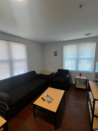 Common Area - South Campus Common 1 Apartment