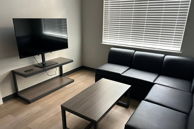 Common Living Room - Fully Furnished 1B/1B Apartment Available for Lease at Emory’s The Ridge