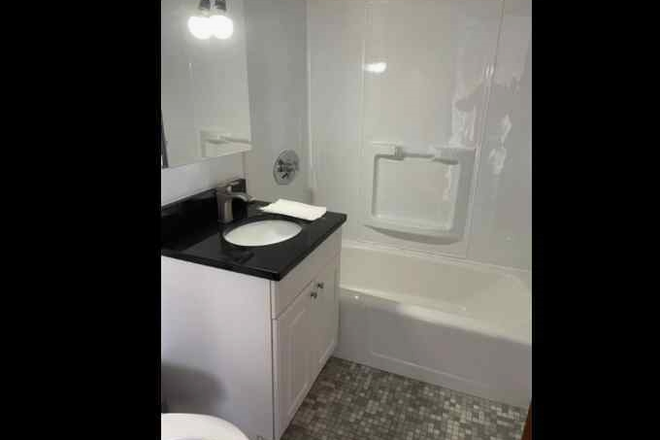 bath - Gorgeous 2bed 2baths balcony, renovated kitchen, heat included. Condo