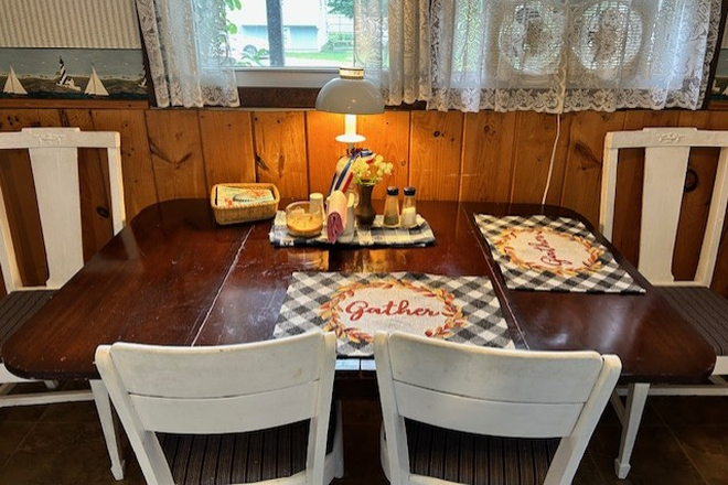 Kitchen - NEW LISTING-AFFORDABLE HOUSING (HEAT INCLUDED) r- Great for a couple!