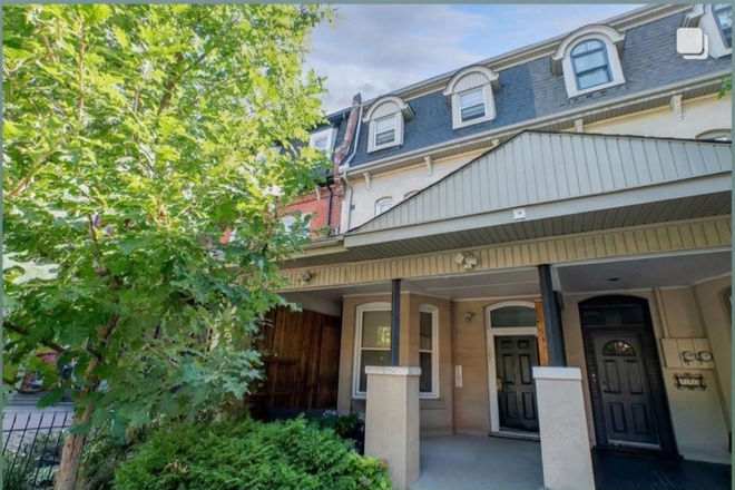 Front outside - University of Toronto 2 bedroom loft available september 1 2025