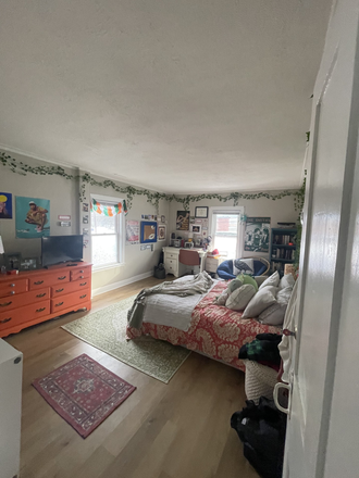 Photo - Conveniently located, 128 Russell St #2 Duplex