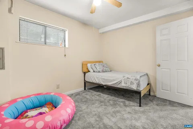 Bedroom 1 - 2100 Jefferson Park Ave APT 11