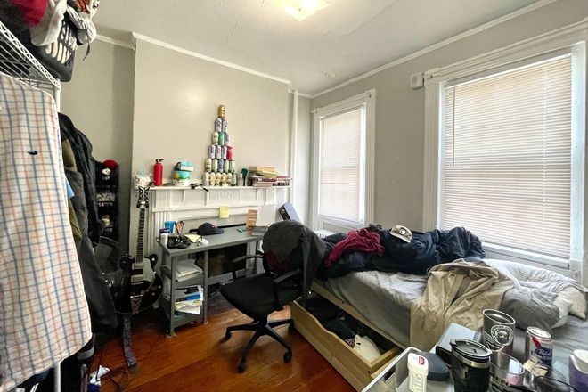 Bedroom - Beacon Hill 2 Bed with Exposed Brick & Modern Finishes! Apartments