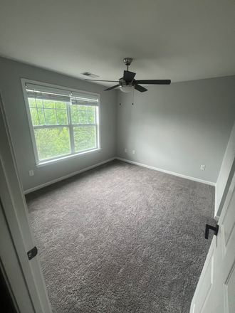 Bedroom - Mallard Glen Apartments