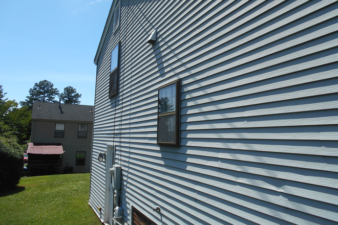 Outside view - 129 Piedmont Ave N, Charlottesville, VA 22903 Apartments