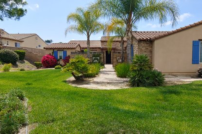 Front of House - Las Nubes Home / Private Bath / All Utilities Included