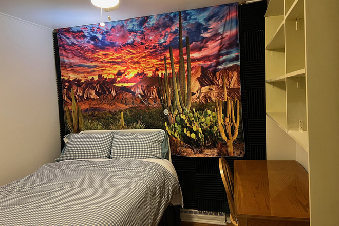 Room C with full size bed - Furnished room in shared home-Valley Rd-Princeton