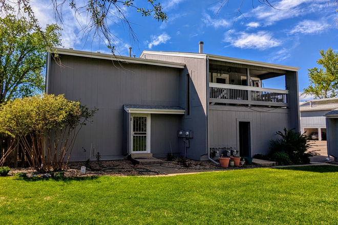 Front Entrance of 4150 Monroe #C - this is a 2 story corner unit Townhome - Panoramic Views of Flat Irons with this Beautiful 2BR 1150 SQFT Townhome Rental next to CU Campus