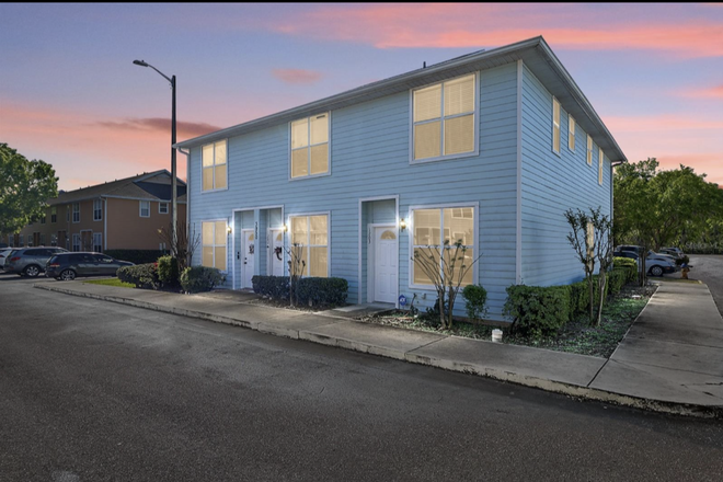 Front View - Kensington North Condo