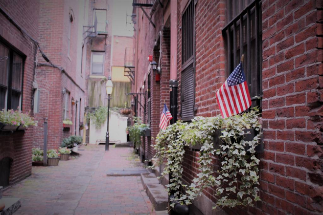 visit hubrealtyproperties.com - Handy studio with exposed brick, in Beacon Hill