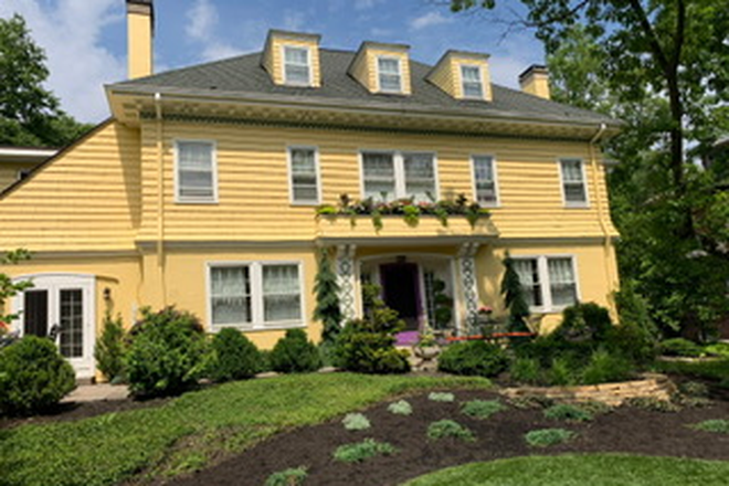 Street view of residence - apartment on 3rd floor - Furnished North Avondale "Penthouse" Apartment (1BR, 1BA, + study)