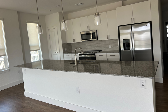 Kitchen - The Hayes Apartments