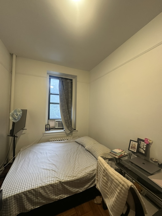 Bed + TV + desk - Bedroom in Midtown Manhattan – Winter Sublease! For 1 Female Only🌸