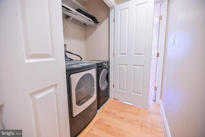 washer and dryer on second floor - 21 S Chapel St - 10min walk from JHH/BSPH/SON Townhome