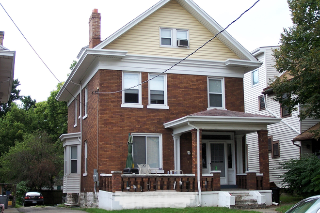 Outside view of house - Beautiful  6 bedroom house