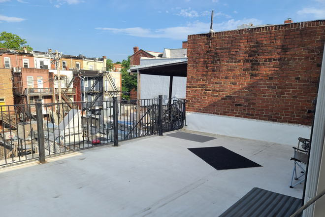 Deck - Studio Apartment