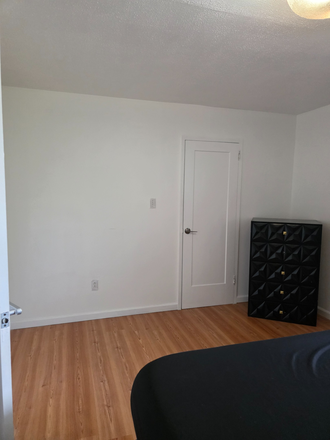 Master Bedroom $1300/Month - 3 Separate Rooms Available in a Shared Townhouse - Furnished with Laundry