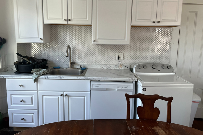 Kitchen - Updated 4 Bed Cambridge - NO BROKER FEE! Apartments