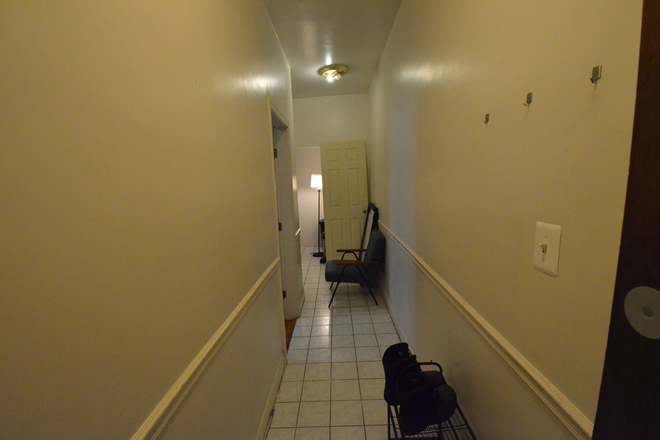Livingroom - Best Deal comfy Studio in Burbank St walk to Campus  Best price 9/1 Apartments
