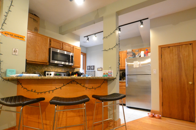 Call NOW for showings! 617-236-8550 - EASTON ST - GORGEOUS RENOVATED 1ST FLR 3BR/1BA IN LOWER ALLSTON FOR *6/1/2026* W/ LNDRY IN BLDNG