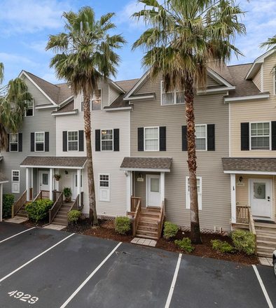 Outside view - Townhome near Tanger Outlets