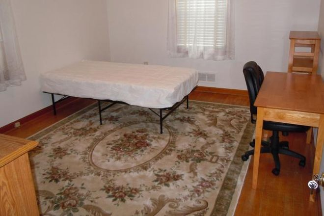 Bedroom - Furnished Rooms Available Starting January 2024. Short Walk to UMD Shuttle Stop House