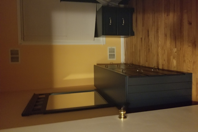 Small Bedroom - $600 BD + 1/3 utilities in a 5BD/3BA house 10 minutes from campus
