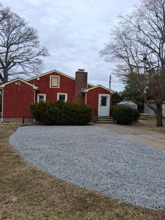 Front of house and driveway - 2 bedroom home