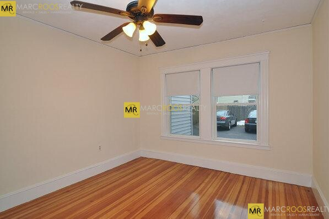 Living Space - Crosby Rd 5 Bed Chestnut Hill Apartments