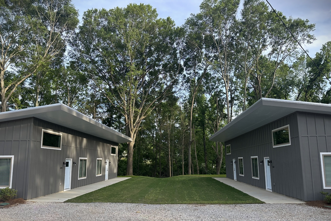 Exterior - All inclusive: Serene, Spacious, Private rental cottage available in a quiet yet convenient location House