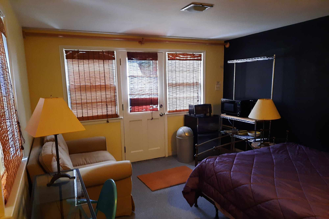 Furnished Room; Studio with kitchenette - 204 Kent Way Studio 1 block from Reading Hospital