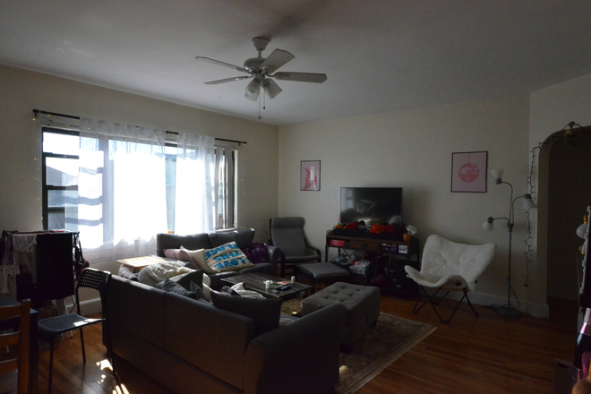 Living room - LONGWOOD AVE- 3 BED 1 BA H&HW INCL!! AVAIL 9/1/25 Apartments