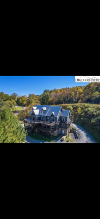 outside - House 10mins from Campus.