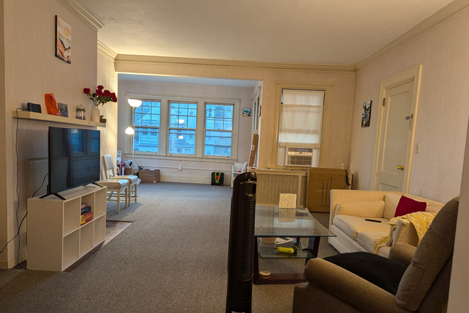 Living room (2) - Looking for a third roommate! Apartments