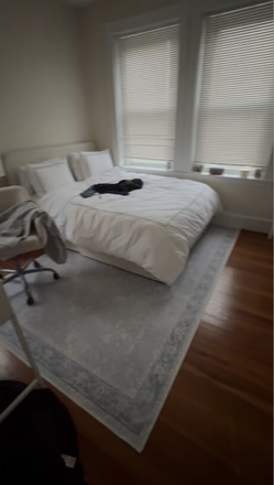 bedroom - Large Bedroom in Brookline