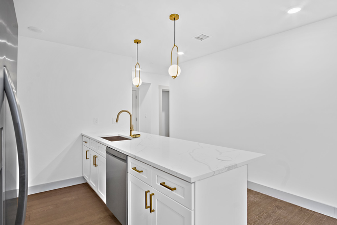 . - Modern 2 bed/2 bath - LAUNDRY IN UNIT -  avail 10/1!!! Apartments