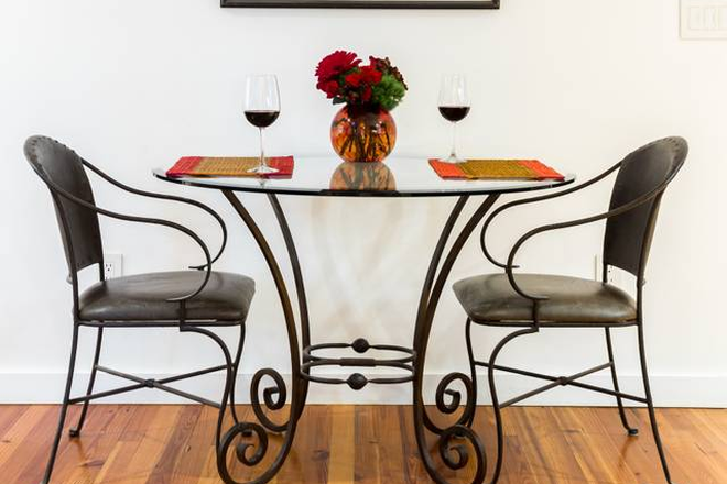Dining table - Fully Furnished Cambridge Urban Oasis Apartment near M.I.T. & Harvard