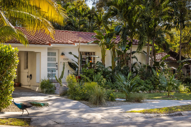 Front of Home - Updated 2Bed/1Bath Charming Home with Entertainer’s Backyard - Pet Friendly!